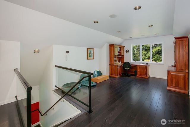 11211 Wachusett Road, Woodway, WA 98020
