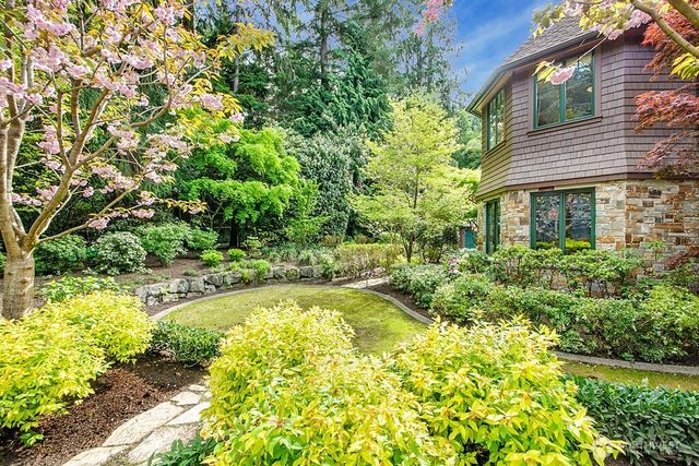 11211 Wachusett Road, Woodway, WA 98020