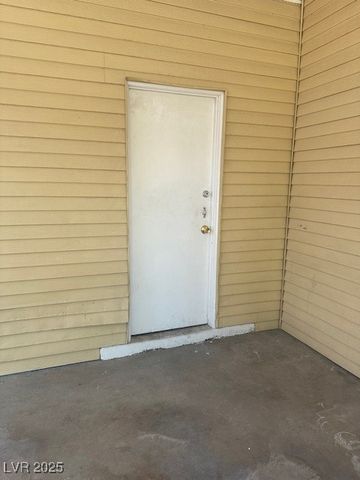 1643 E Street, Las Vegas, NV 89106