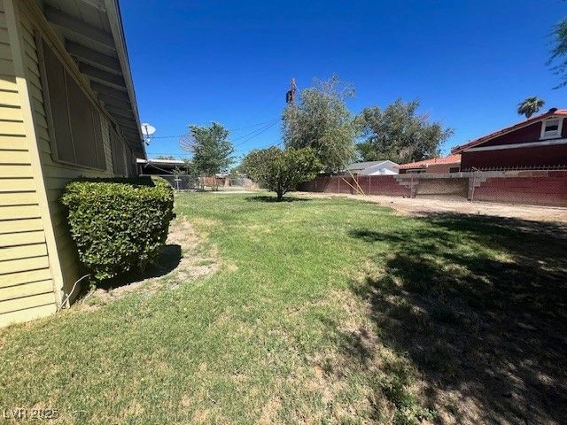 1643 E Street, Las Vegas, NV 89106