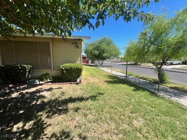 1643 E Street, Las Vegas, NV 89106