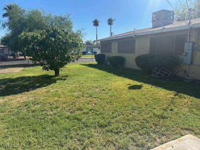 1643 E Street, Las Vegas, NV 89106