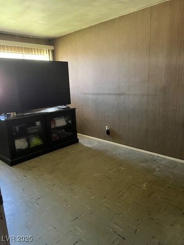 1643 E Street, Las Vegas, NV 89106