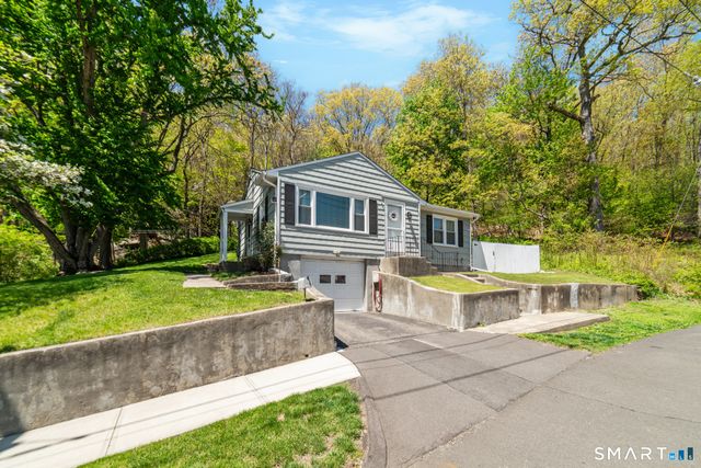 18 Shelton Street, Seymour, CT 06483