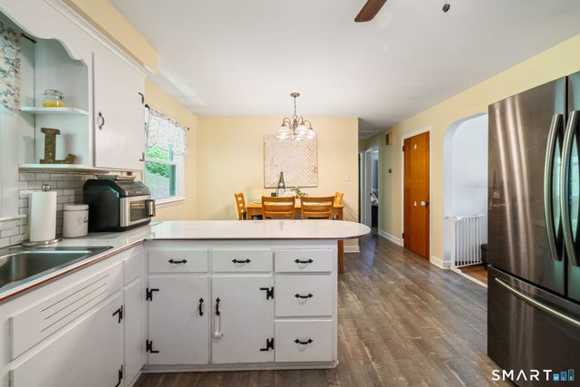 18 Shelton Street, Seymour, CT 06483