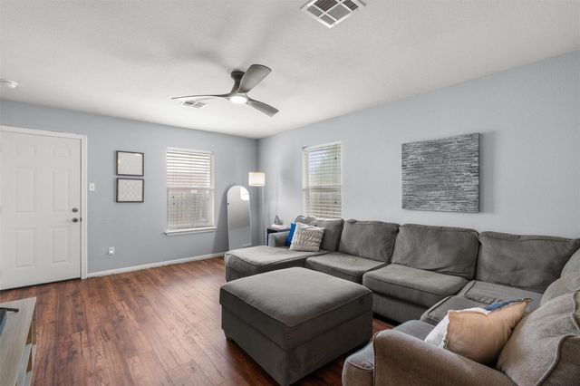 3923 Bonnie LN, Round Rock, TX 78665
