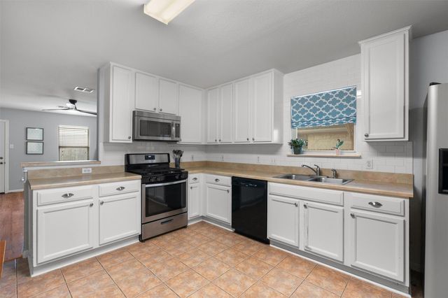 3923 Bonnie LN, Round Rock, TX 78665