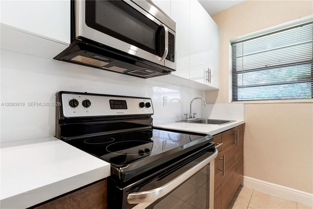 214 Salamanca Avenue 3, Coral Gables, FL 33134