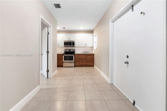 214 Salamanca Avenue 3, Coral Gables, FL 33134