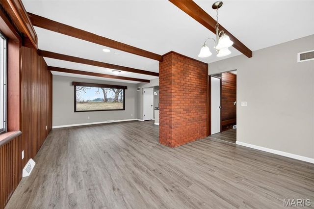 2903 Airport Road, Godfrey, IL 62035