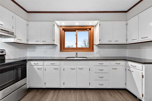 2903 Airport Road, Godfrey, IL 62035