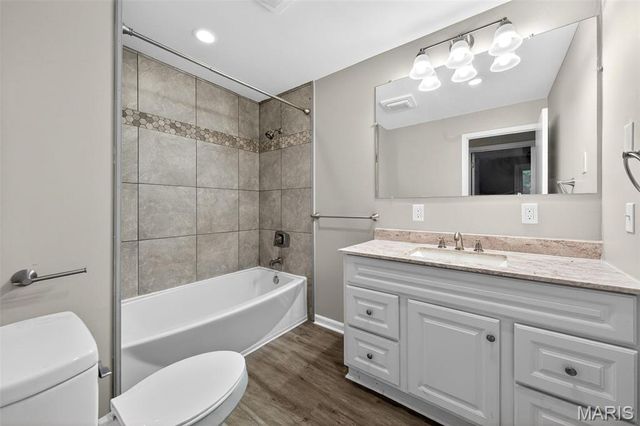 2903 Airport Road, Godfrey, IL 62035