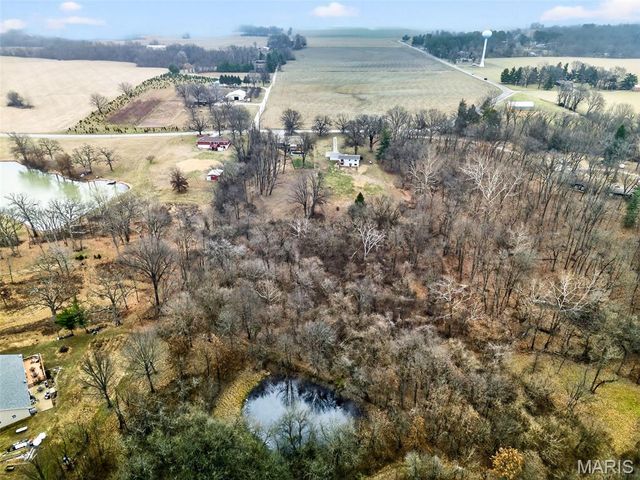 2903 Airport Road, Godfrey, IL 62035