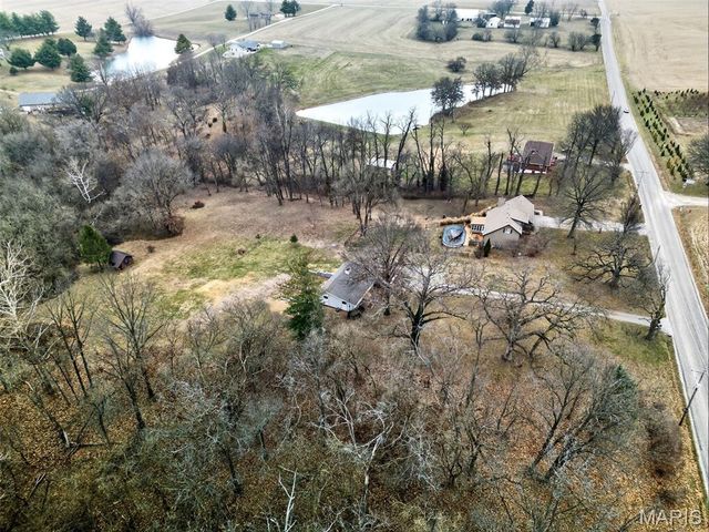 2903 Airport Road, Godfrey, IL 62035