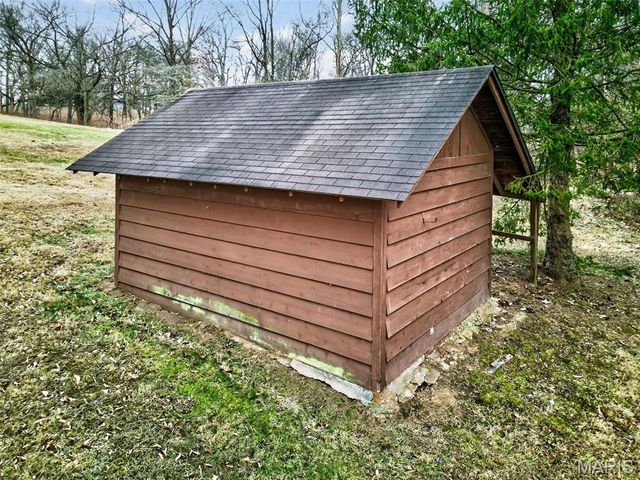 2903 Airport Road, Godfrey, IL 62035