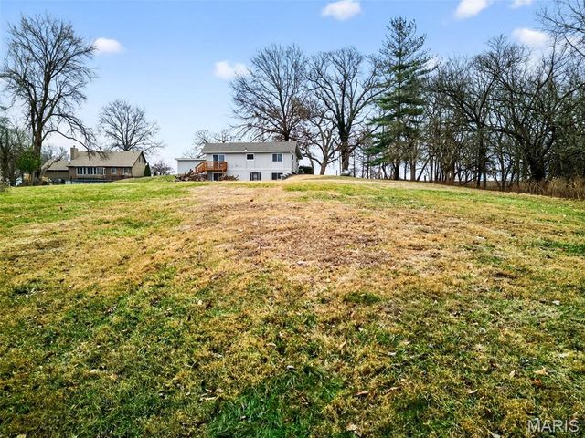 2903 Airport Road, Godfrey, IL 62035