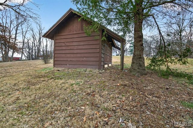 2903 Airport Road, Godfrey, IL 62035