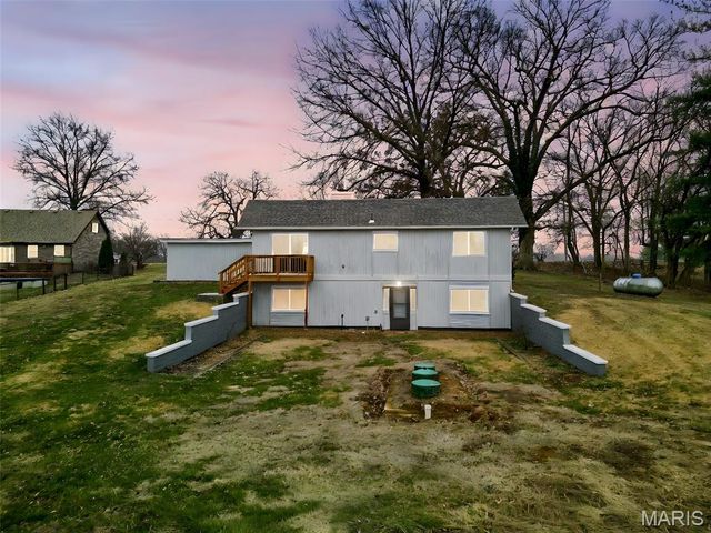 2903 Airport Road, Godfrey, IL 62035