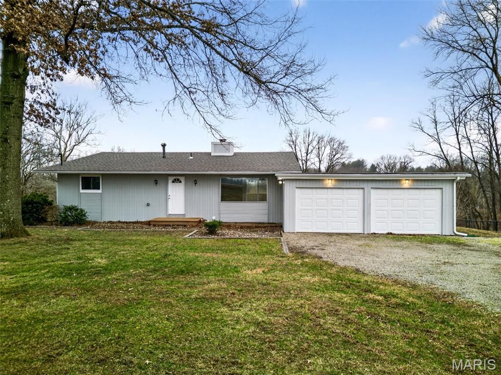 2903 Airport Road, Godfrey, IL 62035