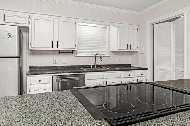 1555 Potwin Dr, Baton Rouge, LA 70810