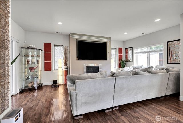 25026 123rd Place SE, Kent, WA 98030