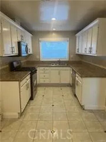 11145 Roscoe Boulevard, Sun Valley, CA 91352