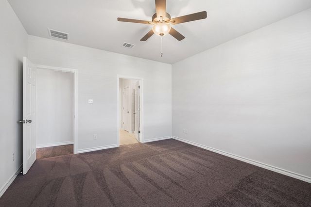 108 Leatherleaf DR, Buda, TX 78610