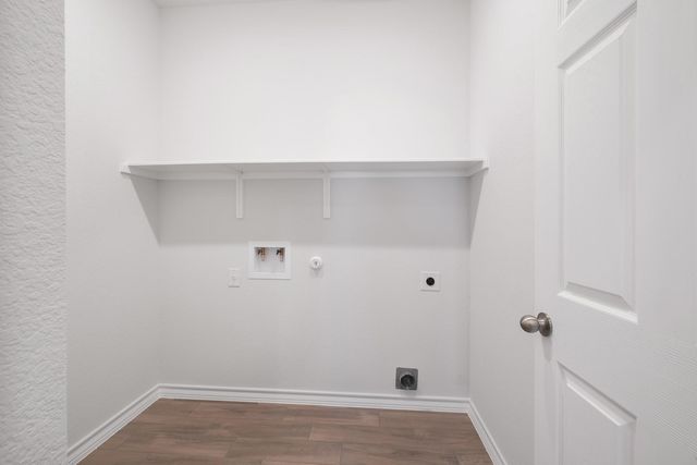 108 Leatherleaf DR, Buda, TX 78610