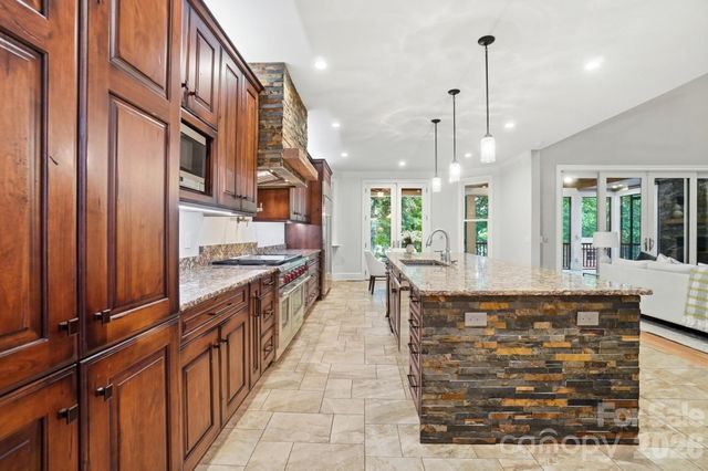 221 Whiterock Drive, Mount Holly, NC 28120