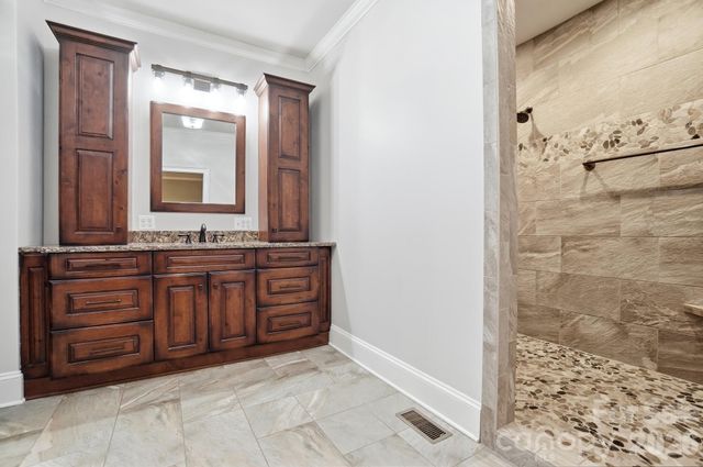 221 Whiterock Drive, Mount Holly, NC 28120