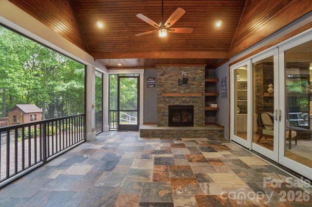 221 Whiterock Drive, Mount Holly, NC 28120