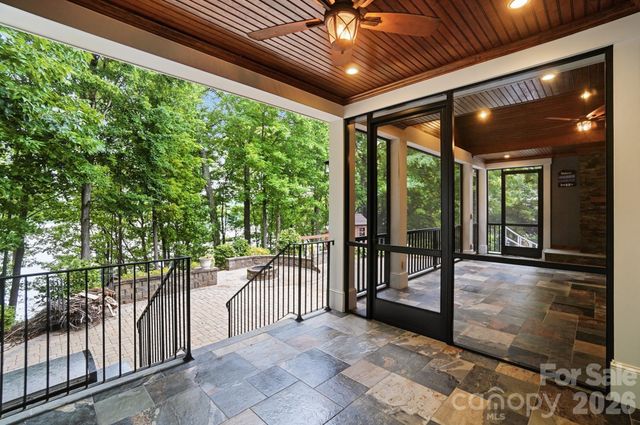 221 Whiterock Drive, Mount Holly, NC 28120