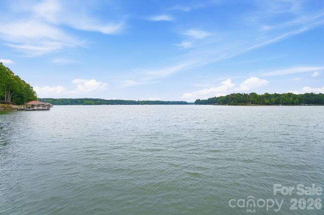 221 Whiterock Drive, Mount Holly, NC 28120