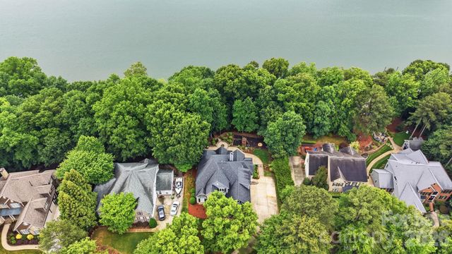221 Whiterock Drive, Mount Holly, NC 28120