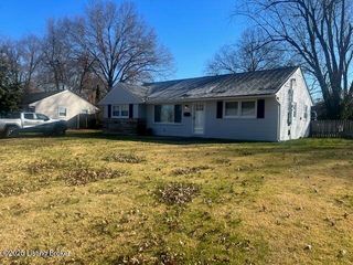 9419 Cornflower Rd, Louisville, KY 40272