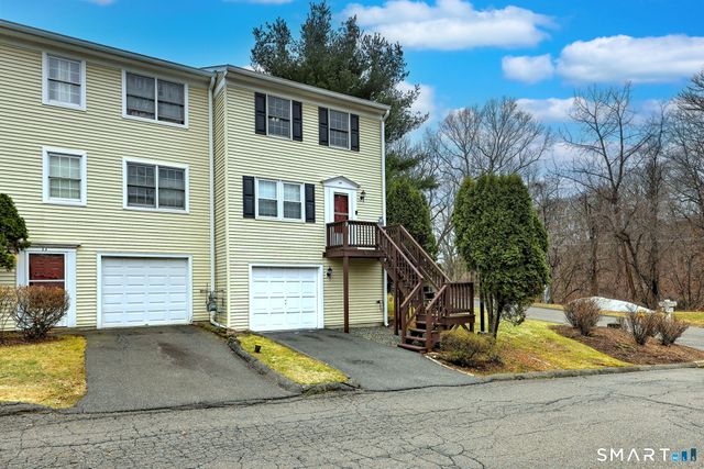 34 Cornerstone Drive AKA 11 Summit Commons, Derby, CT 06418