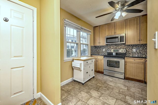 34 Cornerstone Drive AKA 11 Summit Commons, Derby, CT 06418