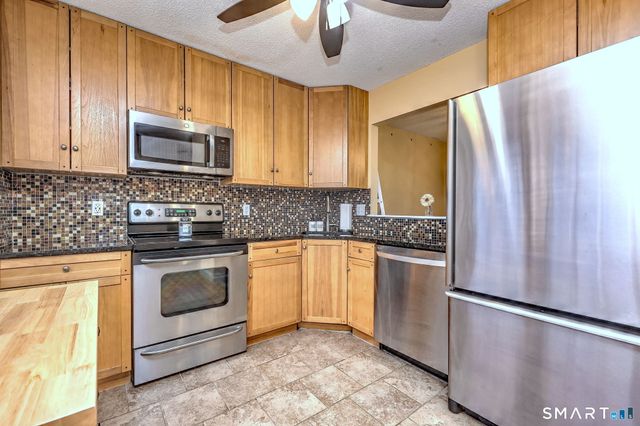 34 Cornerstone Drive AKA 11 Summit Commons, Derby, CT 06418