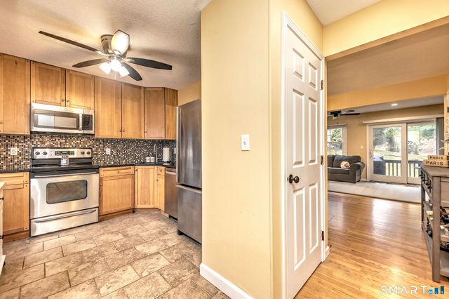 34 Cornerstone Drive AKA 11 Summit Commons, Derby, CT 06418