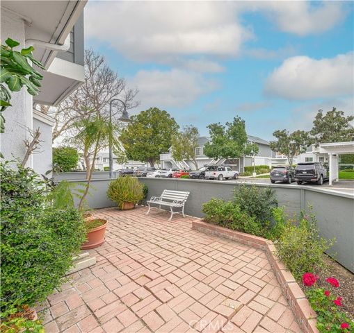 305 Huntington, Irvine, CA 92620