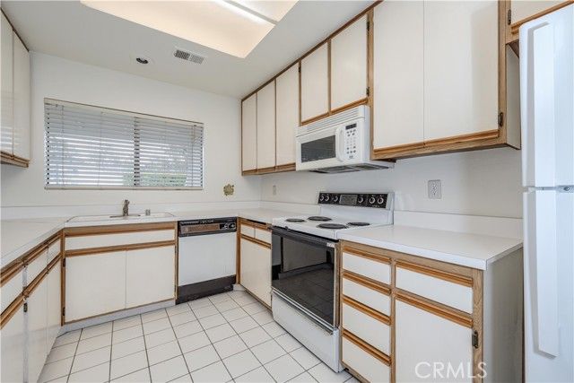 305 Huntington, Irvine, CA 92620