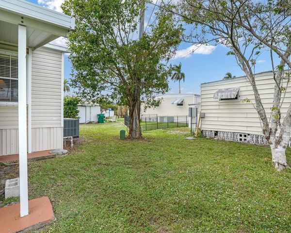 8531 SW 20th Court, Davie, FL 33324