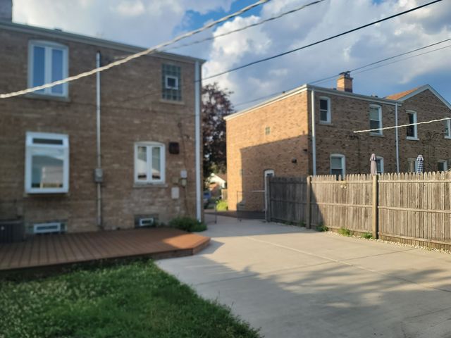 1665 Stockton Avenue, Des Plaines, IL 60018