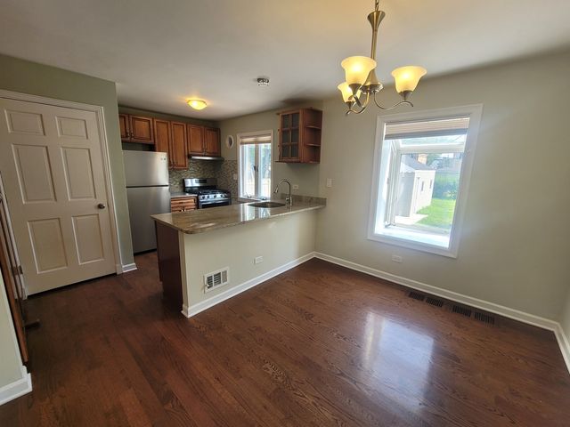 1665 Stockton Avenue, Des Plaines, IL 60018