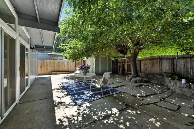 4601 Foster Way, Carmichael, CA 95608