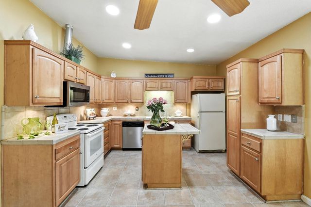 4601 Foster Way, Carmichael, CA 95608