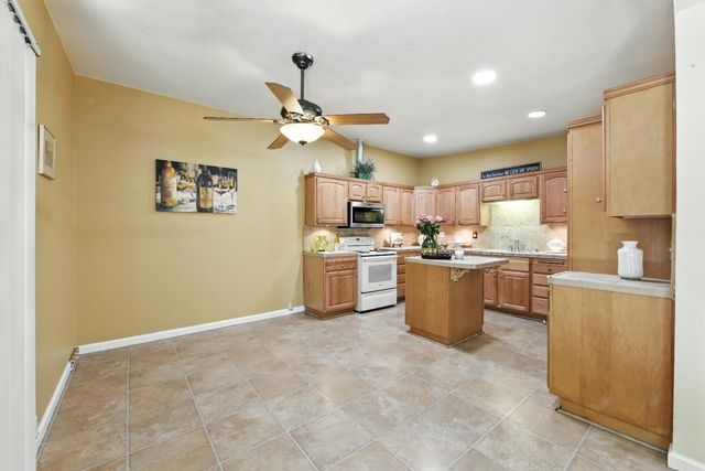 4601 Foster Way, Carmichael, CA 95608