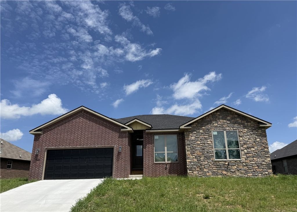 1013 Glass Street, Cave Springs, AR 72718