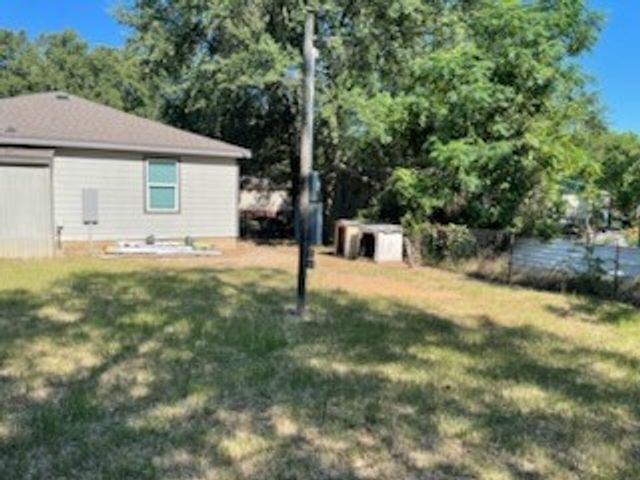 138 Erie Street, Mabank, TX 75156