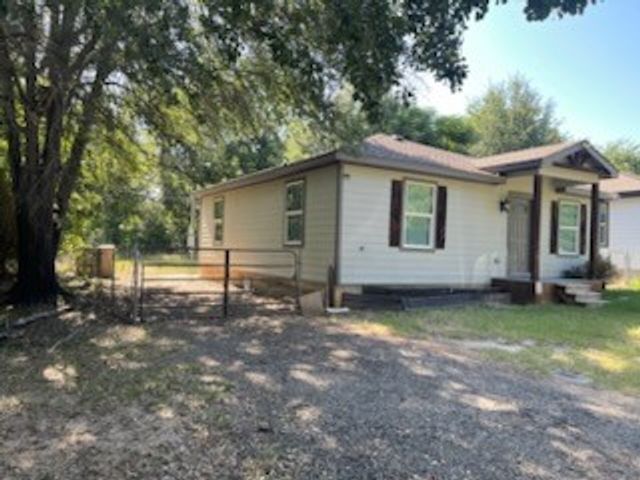 138 Erie Street, Mabank, TX 75156